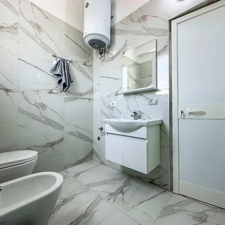 Costa Mali Apartamento Golem (Tirana)
